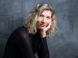 Czakó Zsófi: „Jellegzetes női teher lehet, hogy a szex szinte feladat”