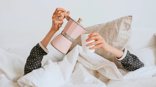 7 egyértelmű jel, hogy túladagoltad a koffeint, és a tested a tudtodra akarja adni