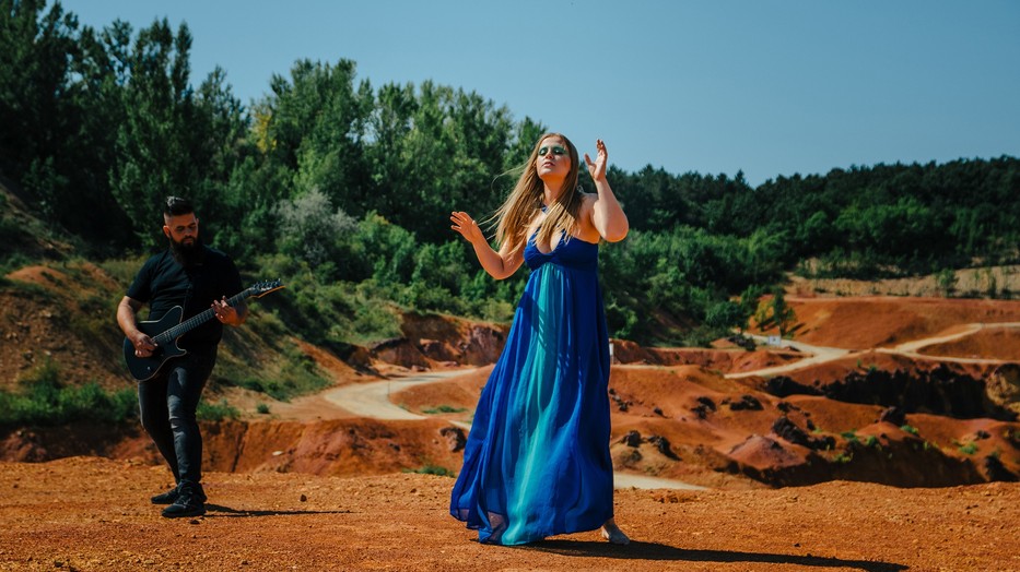 Klippremier: Elpusztul a Föld az Am!Li új videójában