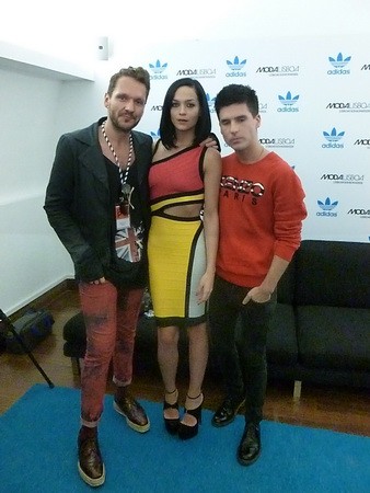 Közös fotó Leigh Lezarkkal és Geordon Nicollal