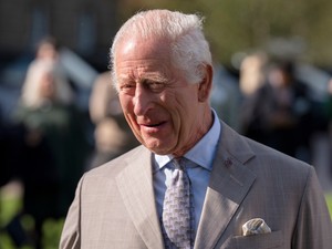 Károly király felfüggeszti a kezeléseit, fontos ok miatt jutott erre a döntésre