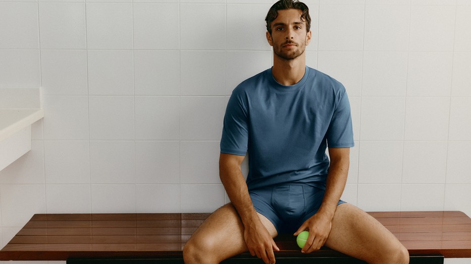 Lorenzo Musetti az IUMAN Intimissimi 2026-os őszi-téli kampányában. Az olasz teniszező a márka új nagyköveteként a sportteljesítmény, a kényelem és a stílus kapcsolatát képviseli
