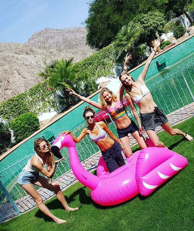 coachella, hodosi anita, anita hodosi, mihalik enikő, buli, fesztivál, kata szegedi, topmodell, magyar modell