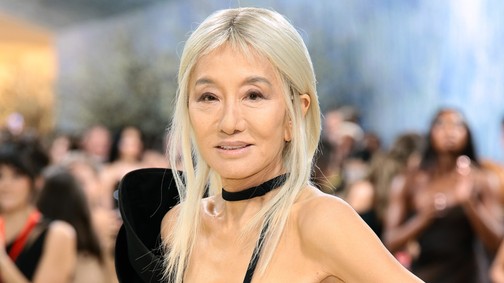 A 76 éves Vera Wang aligruhában érkezett a Met-gálára, valósággal felperzselte a vörös szőnyeget 