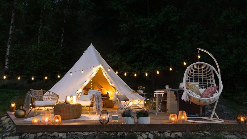 A Glamping-hoz rengeteg kelléket, berendezési tárgyat találsz a Bonaminál