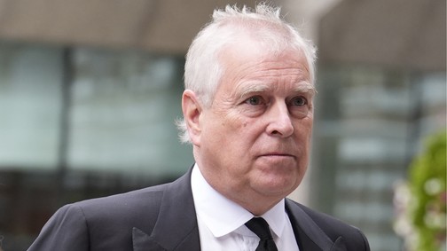 Botrányos fotó látott napvilágot Károly király öccséről, kompromittáló helyzetben kapták lencsevégre Andrást