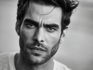 Elképesztően szexi pasi a Douglas új arca