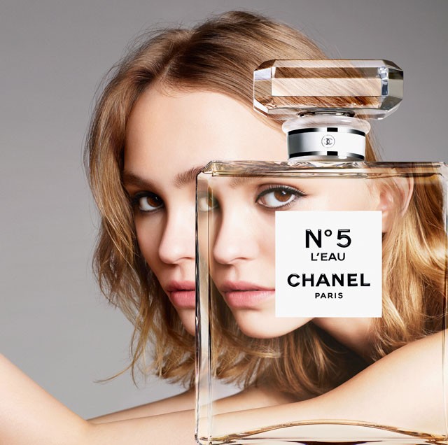 lily rose depp, johnny depp, vanessa paradis, chanel, parfüm, no5, illat, videó