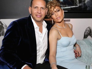 Borzalmas: Jennifer Lopez egy napja menyasszony, de kiderült, hogy szerelme egy hűtlen csaló