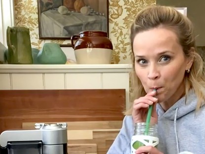 Reese Witherspoon ezt az isteni smoothie-t issza minden reggel, azonnal be kell iktatnod a napirendedbe