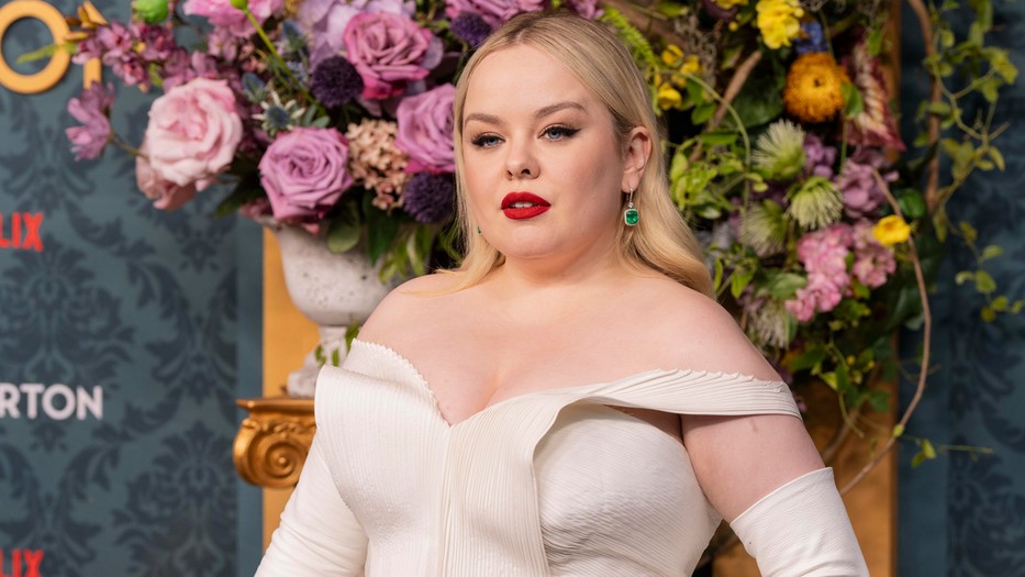 Nicola Coughlan álaomszép a SKIMS új kampányában