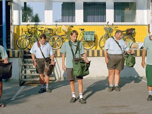 Kapcsolatok és távolságok: Fabricius Anna fotóművész díjnyertes sorozata mindenkit megérint