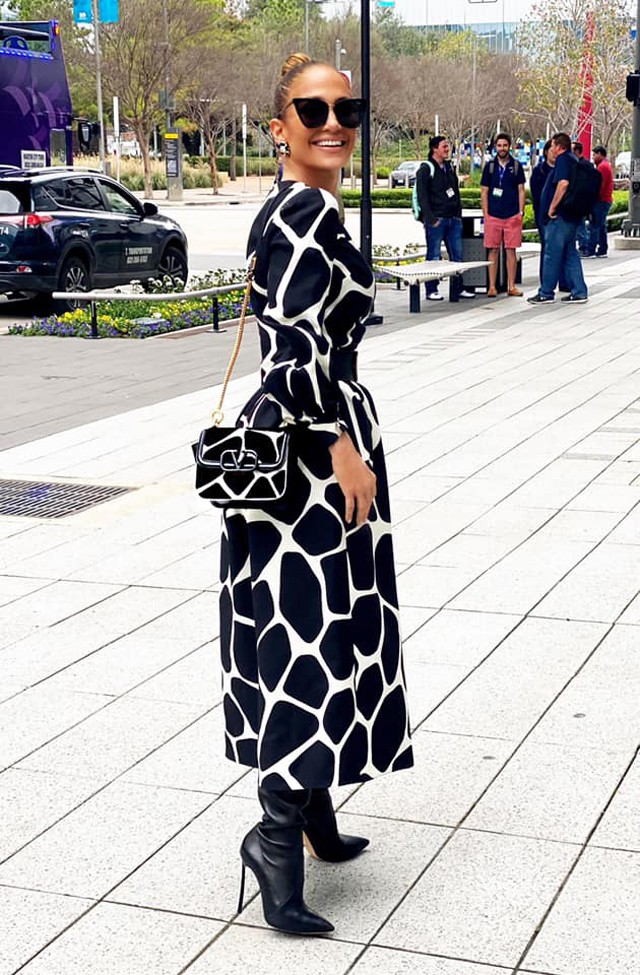 Jennifer Lopez Valentino