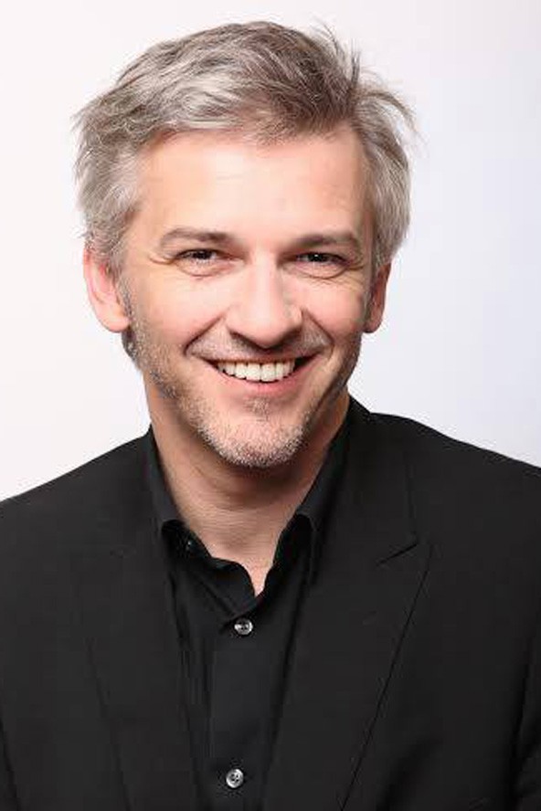 Alföldi Róbert tartja az inspirációs előadást a 8. Fenntarthatósági napon