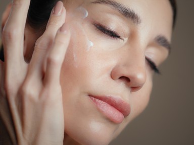 Fogyás után beesettnek látod az arcod? Íme a volumen-visszaadó újdonság tű és szike nélkül