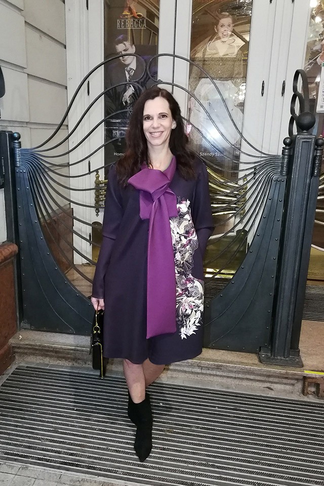 Jeremcsuk Edina színházi szettjét látnod kell