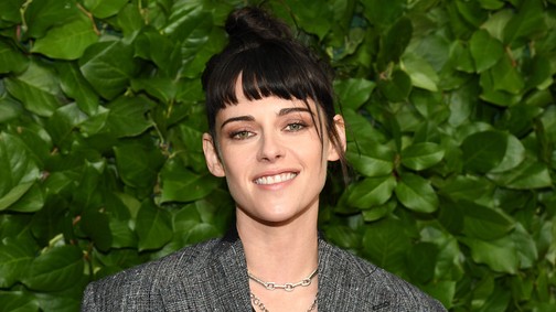 Kristen Stewart pucérruhája a meztelenség definíciója, gyakorlatilag egy szál bugyiban lépett ki az utcára