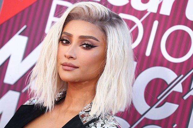 Shay Mitchell szoke paroka