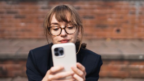 Radikális változások jönnek a Facebookon és az Instagramon, miután brutálisan megbüntették a Metát