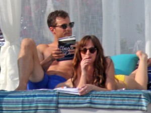 Dakota Johnson meztelenül forgatja A szürke ötven árnyalata folytatását