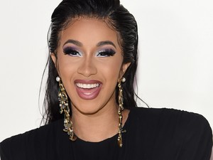 Amit Cardi B magára vett, azt nem lehet ruhának nevezni