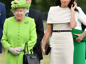 Hihetetlen! Meghan Markle Erzsébet királynővel kettesben ment az első hercegnői vizitjére