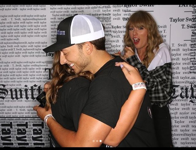 Taylor Swift lánykérés a közönségtalákozón