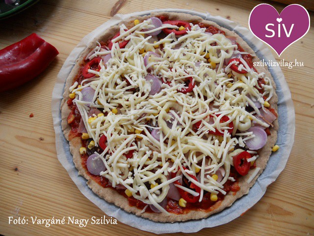 pizza, pizza sütés, egészséges pizza, pizzatészta, pizzaszósz, nyúlós pizzatészta, tökéletes pizza, tészta, recept, szilvi ízvilága, vargáné nagy szilvia