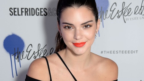 Kendall Jenner lila haja címlapos lett