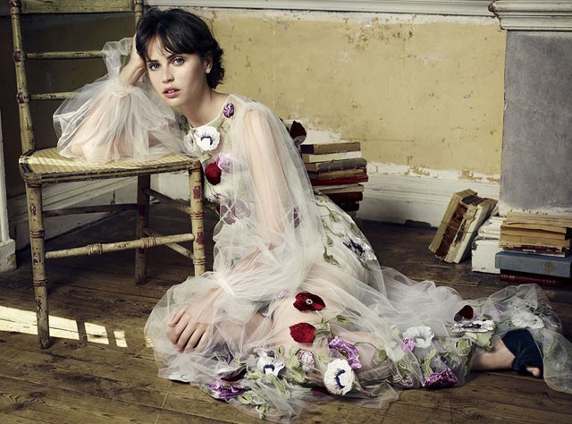 felicity jones, inferno, a mindenseg elmélete, oscar dij, harpers bazaar