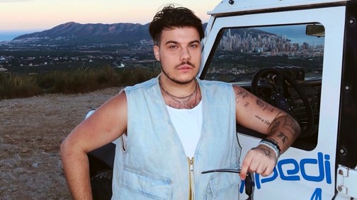 „Bántsanak, de legalább azért, aki vagyok” – Interjú Buzás Andrissal