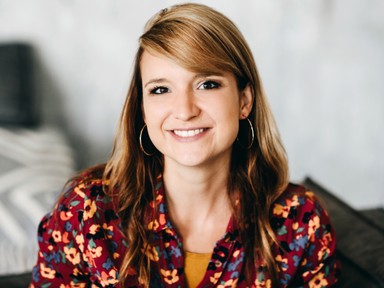 A nőtörténelem elfelejtett alakjai jelennek meg Budai Lotti kártyáin