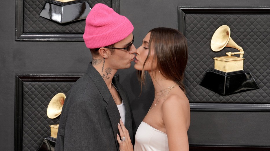 Justin Bieber és Hailey Bieber között csak úgy tombol a kémia