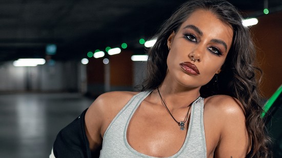 Tóth Andi sodródik az árral és építi magát