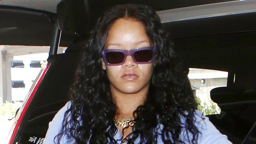 Hű, milyen rémes Rihanna plüss kezeslábasa