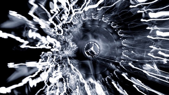 A Mercedes-Benz és a Moncler kollaborációja a London Fashion Week-en debütál