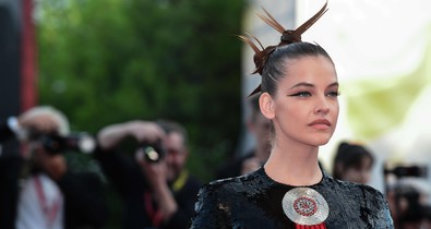 Palvin Barbara halloween jelmeze mindent visz