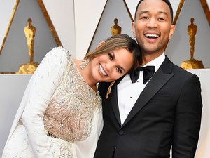John Legend izmos teste a nap fénypontja: köszönjük, Chrissy Teigen