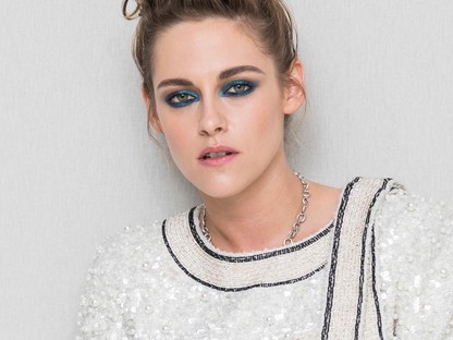 A világ legmenőbb sminkjét viselte Kristen Stewart: gyöngyök a tusvonalban! 