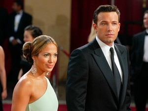Jennifer Lopez és Ben Affleck kézen fogva, ölelkezve mentek kettesben egy romantikus vacsorára