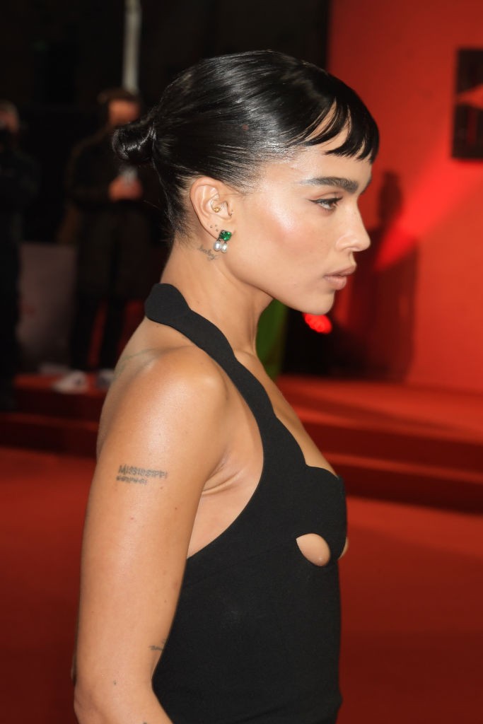 Zoe Kravitz feszes kontya minket megihletett