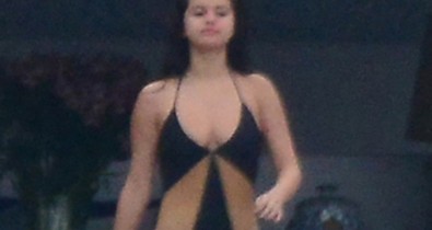 Selena Gomez még mindig Mexikóban nyaral