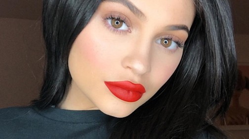 VÉGRE! Elcsípték a várandós Kylie Jennert egy boltban!