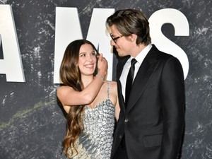 Millie Bobby Brown titokban férjhez ment! Mesébe illő ceremónián mondták ki a boldogító igent