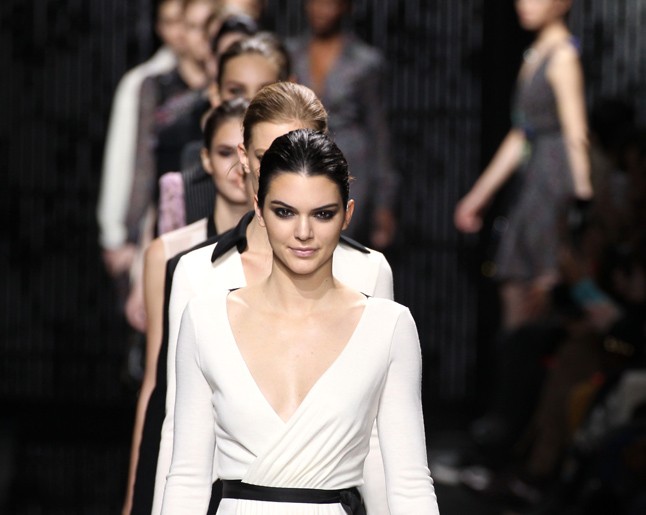 Kendall a Diane von Furstenberg show modelljeinek élén