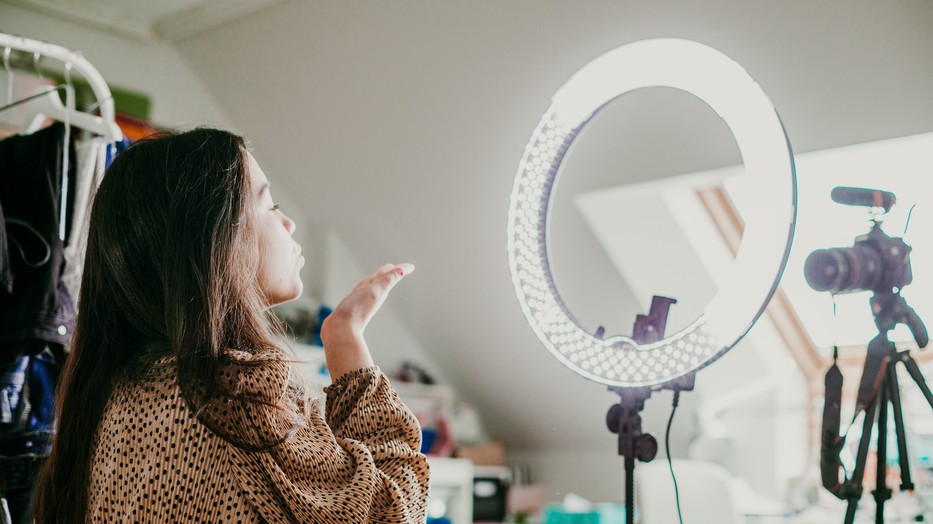 Horoszkóp, jóslás, körmök vagy receptek? Mondd el nekünk, te miért vagy fenn a Tiktokon!