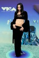 Charli xcx erre a látványos Saint Laurent összeállításra tette le a voksát. A finoman áttetsző felsőrésszel és a csípőszoknyával tökéletesen ötvözte a vagány és a merész stílust.