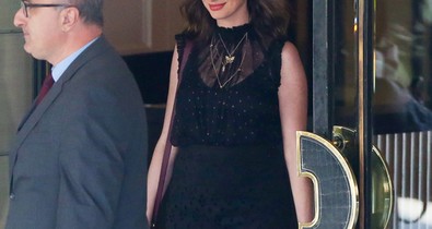 Pár héttel a szülés után Anne Hathaway már csodásan néz ki!