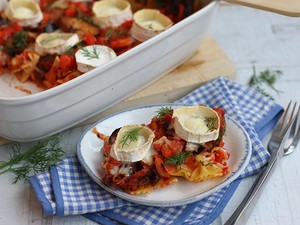 Ez a paradicsomos tészta grillezett cambember-rel képzeletben azonnal az olasz tengerpartra repít