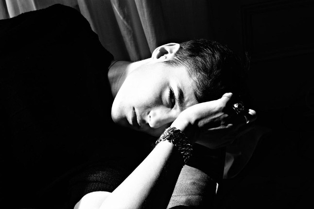 Jehnny Beth, született Camille Berthomier, a post-punk Savages banda frontembere. Bár francia származású, nagy rajongó tábora van Dél-Kaliforniában.